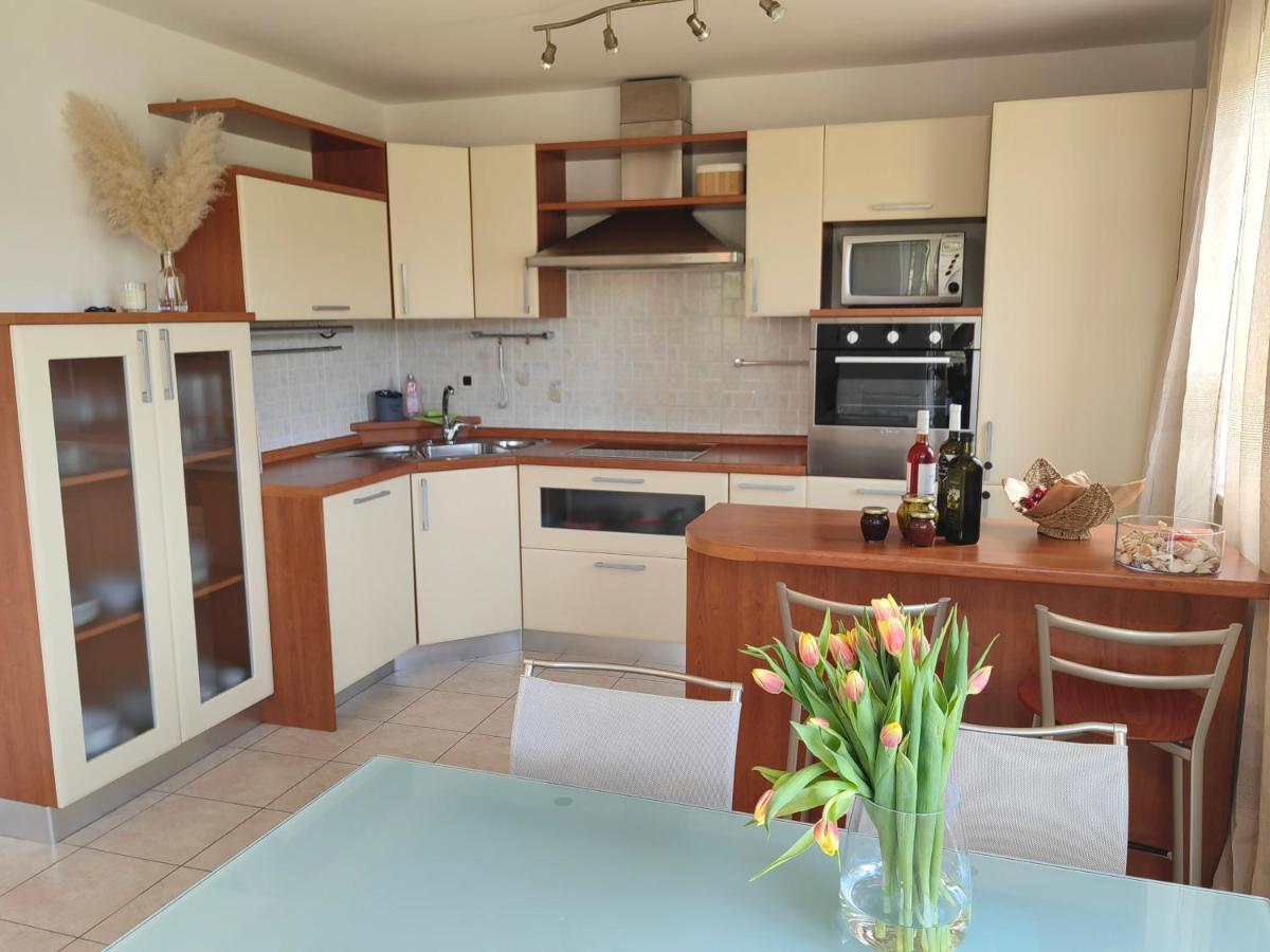 Sea View Apartment & Studio Apartment Bruno Ουμάγκ Εξωτερικό φωτογραφία
